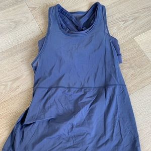 Lululemon workout top size 6